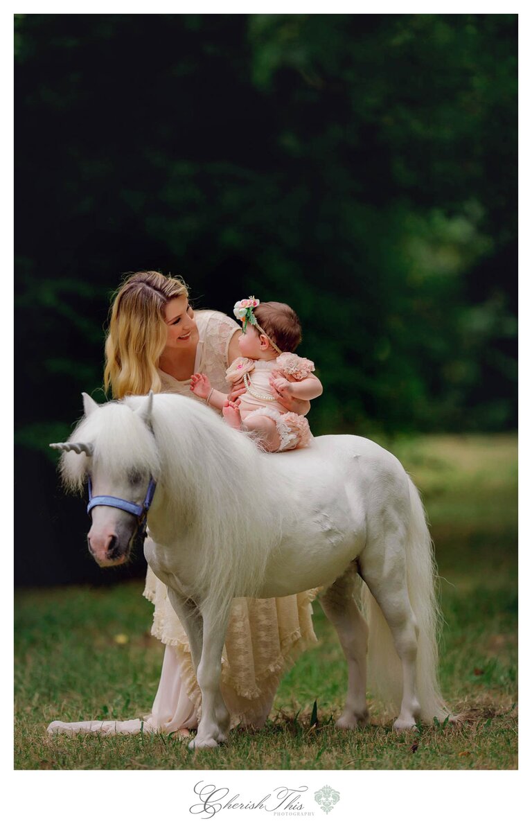 Houston Family Photographer | Unicorn sessions | Cherish This Photography | www.cherishthisbyashley.com